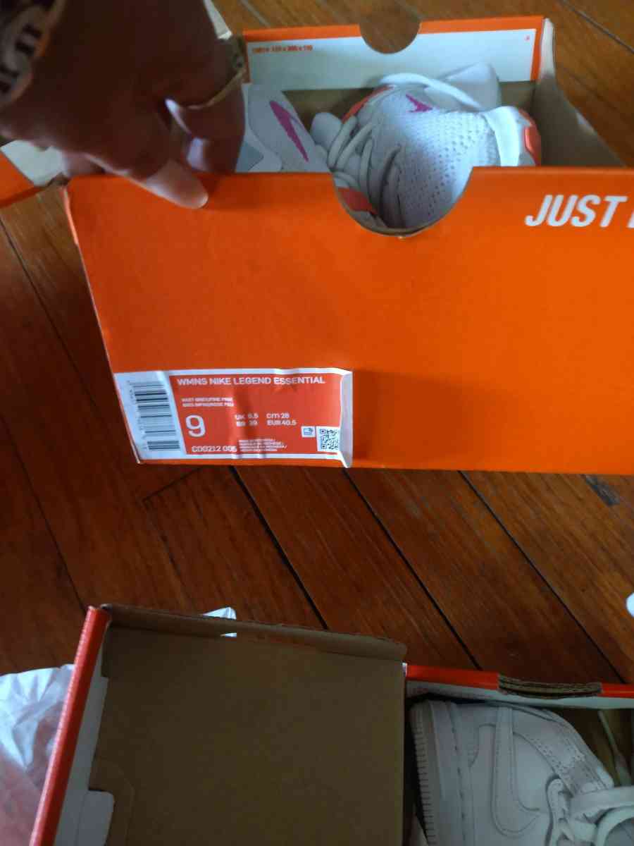 Nike shoes - Dallas, Texas - FleaMarketBay