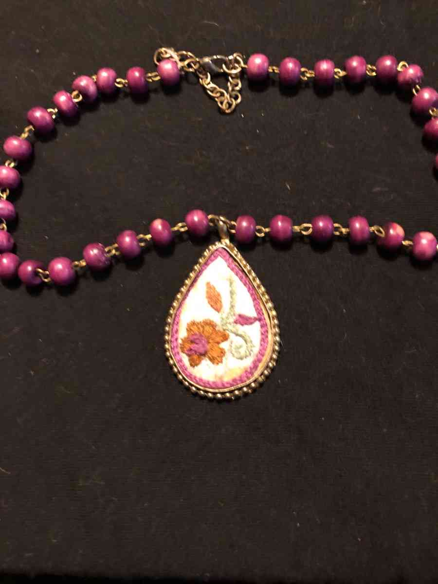hand stitch necklace on a 20 inch chain vintage - Hartsville, Tennessee