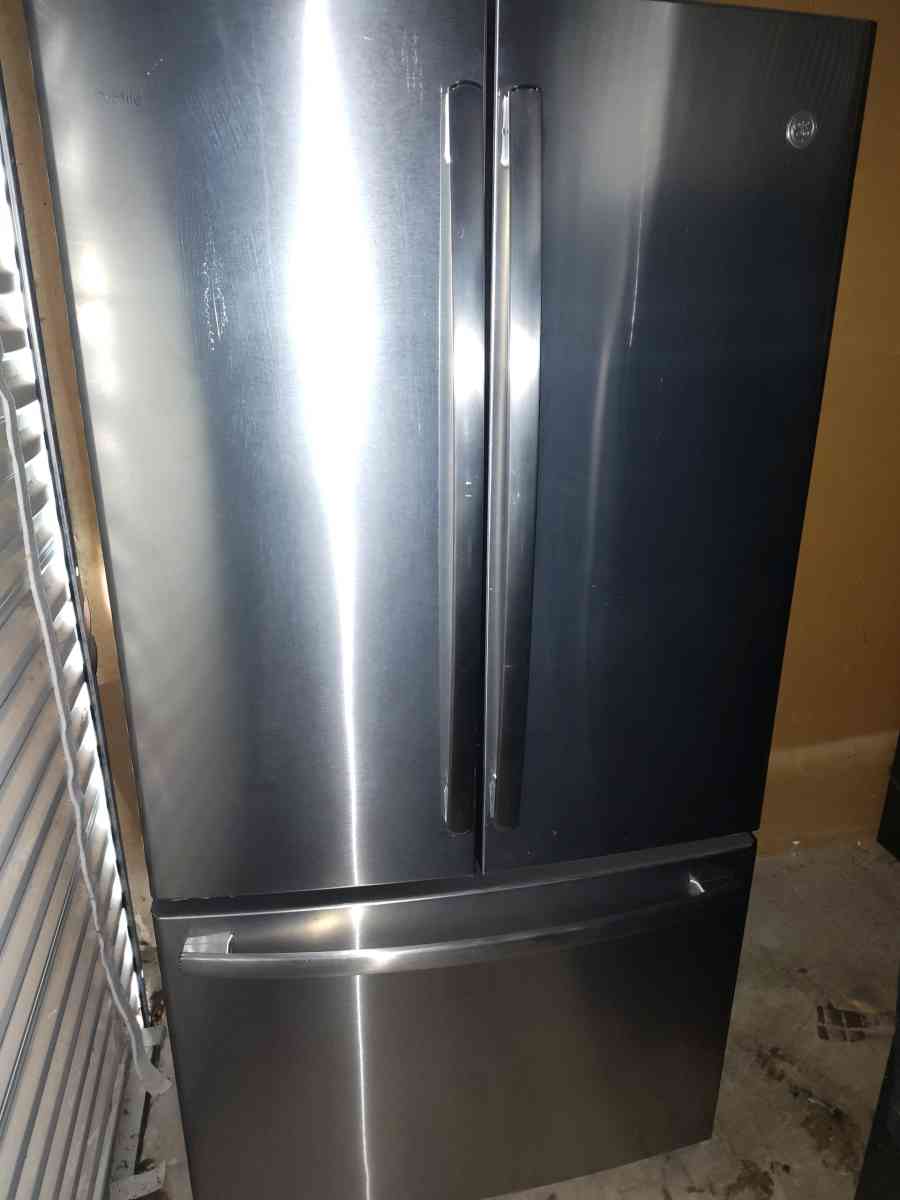 Refrigerator GE - Fort Worth, Texas