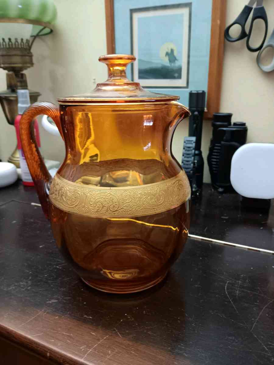 early Amber glass with gold leaf inlays picher - Adams, New York - FleaMarketBay