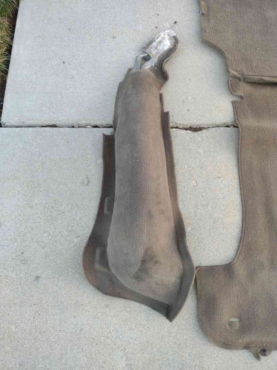 4Runner limited edition cargo carpet - Magna, Utah - FleaMarketBay