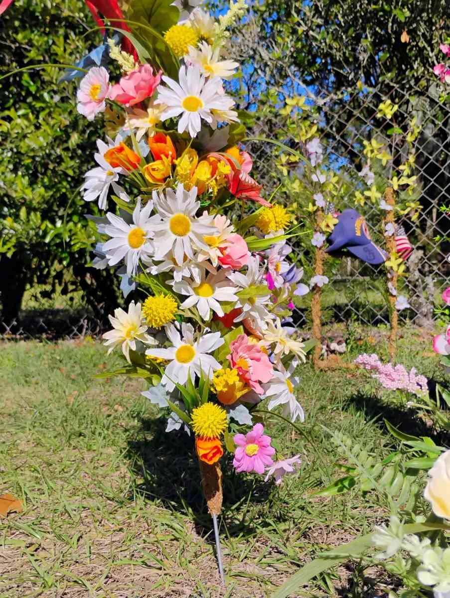 artificial flower arrangements - Jacksonville, Florida - FleaMarketBay