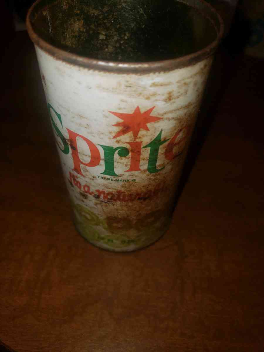 vintage and retro can lot - Suffield, Connecticut