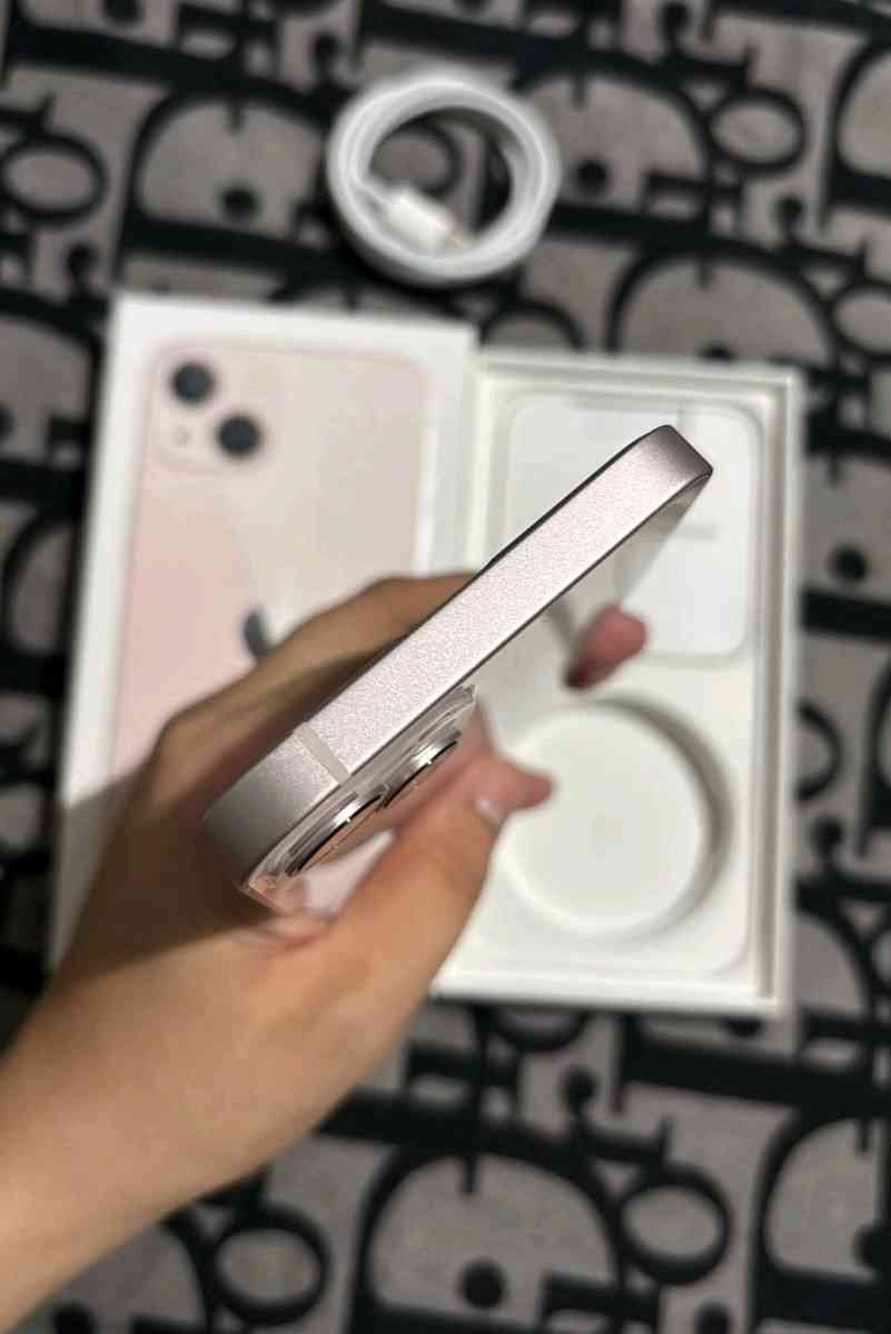 iPhone 13 - Adams, New York - FleaMarketBay