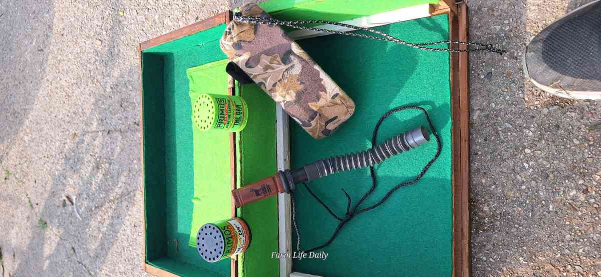 Deer calls and rattle bag - Tangipahoa, Louisiana - FleaMarketBay