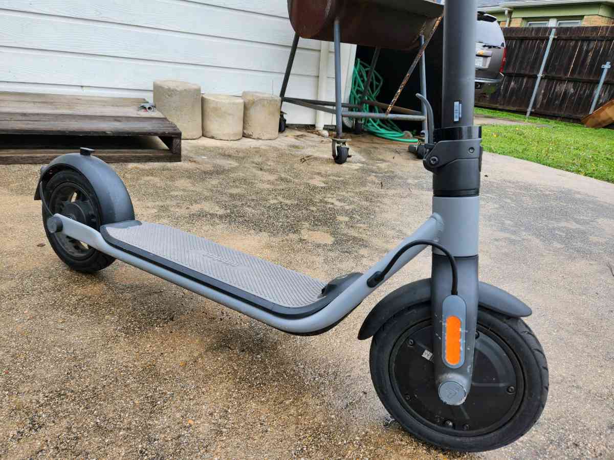 Ninebot Scooter - Dallas, Texas - FleaMarketBay