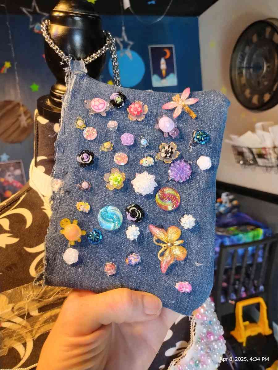 small purse - Fairdale, Kentucky - FleaMarketBay