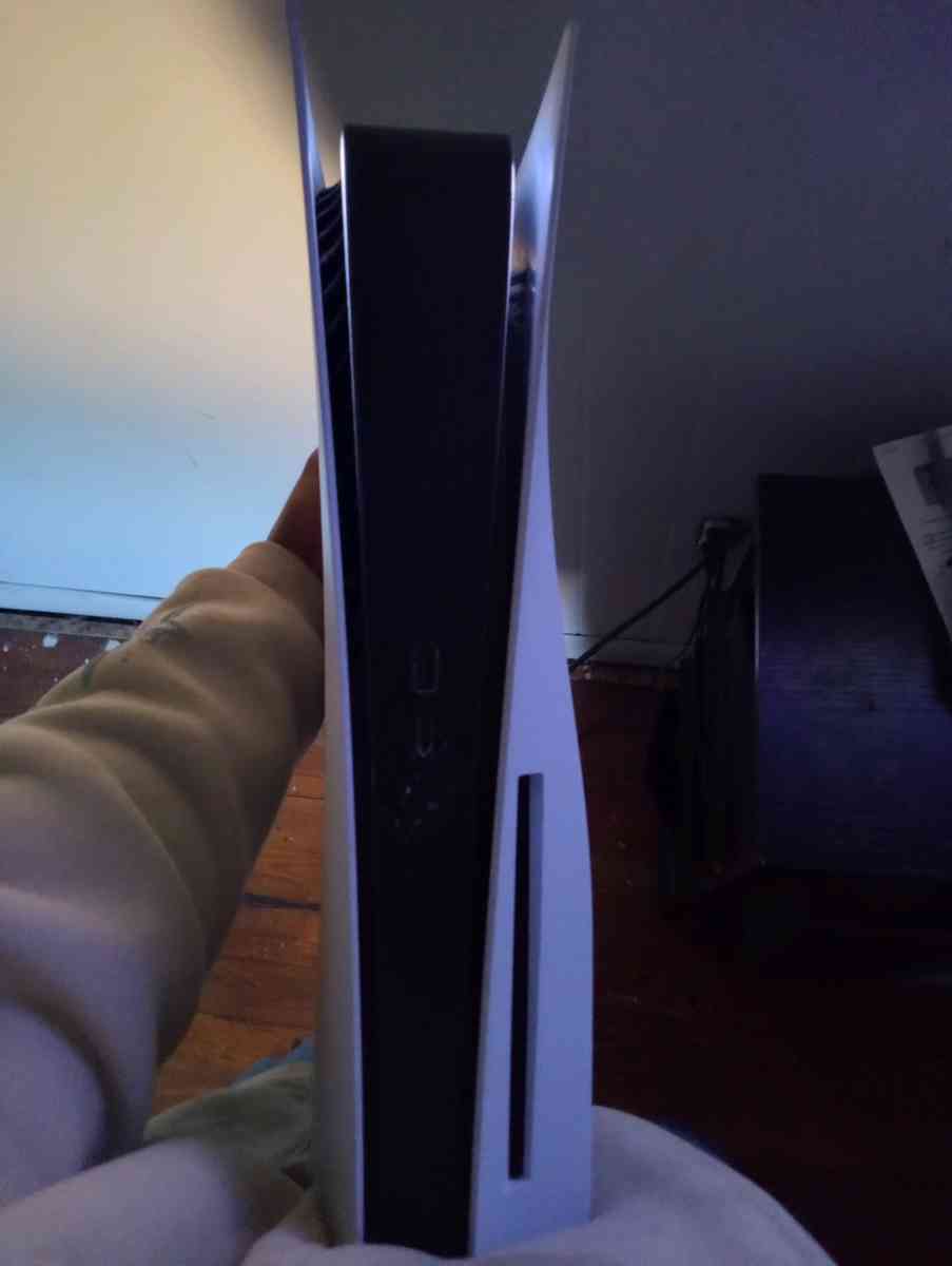 PS5 and controller - Lakeland, Florida - FleaMarketBay