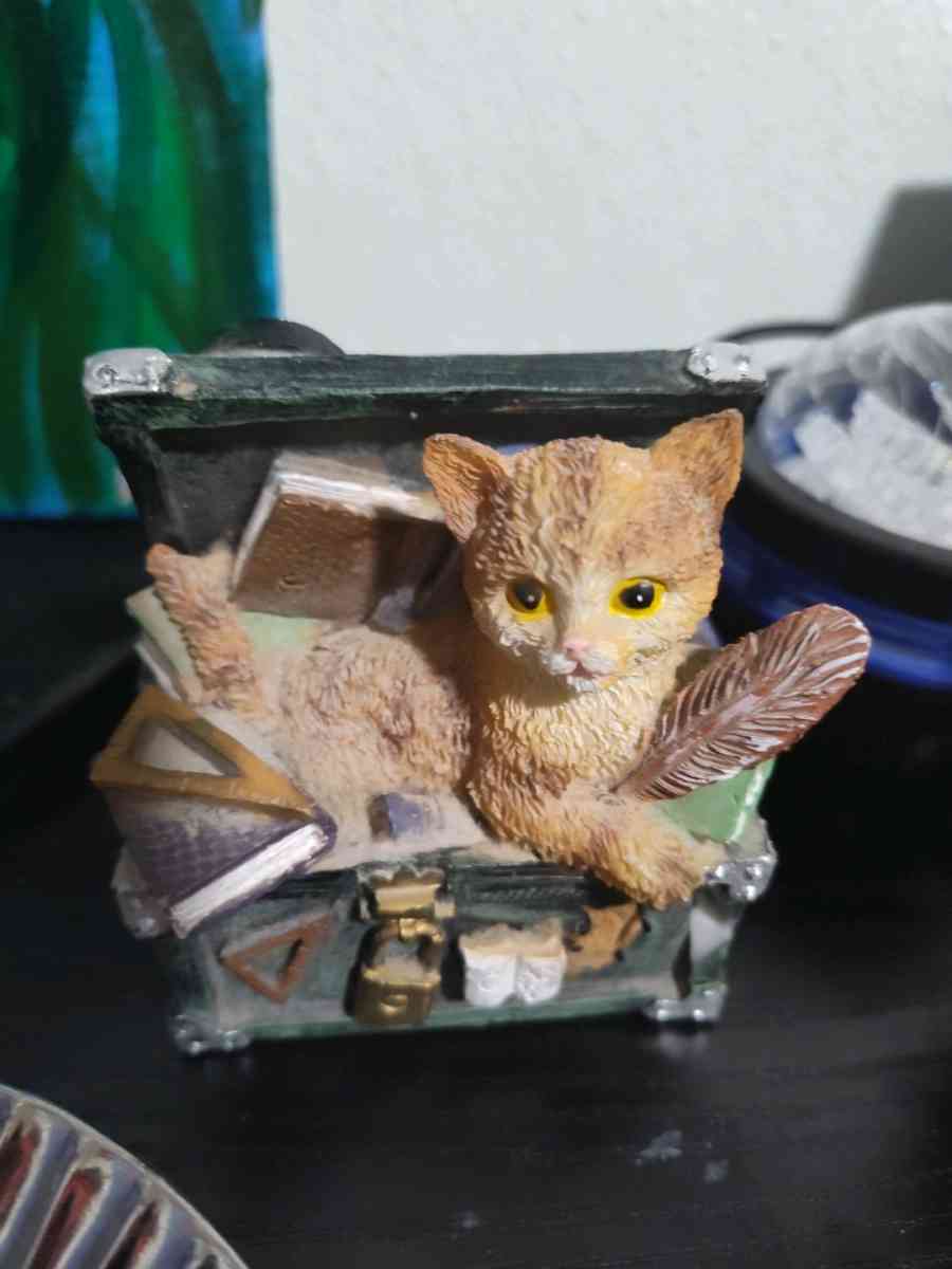 antique stuff - Monmouth, Oregon - FleaMarketBay