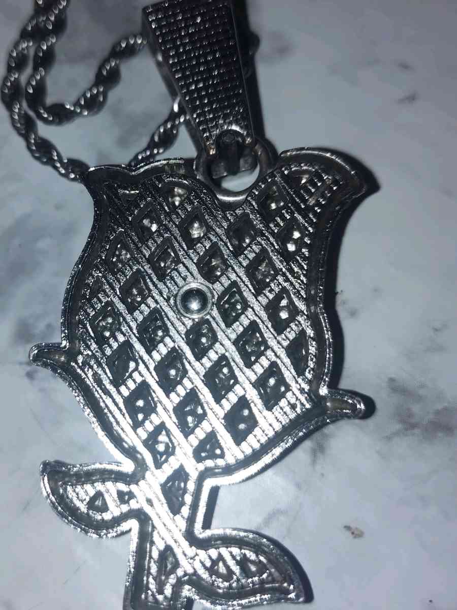 rose CHAIN - Easton, Pennsylvania - FleaMarketBay