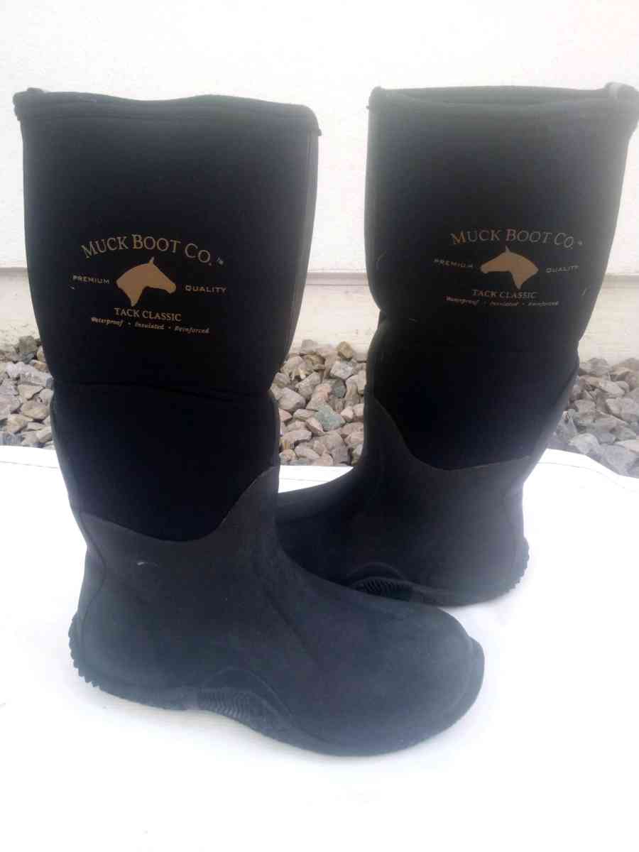 muck boots - Phoenix, Arizona - FleaMarketBay