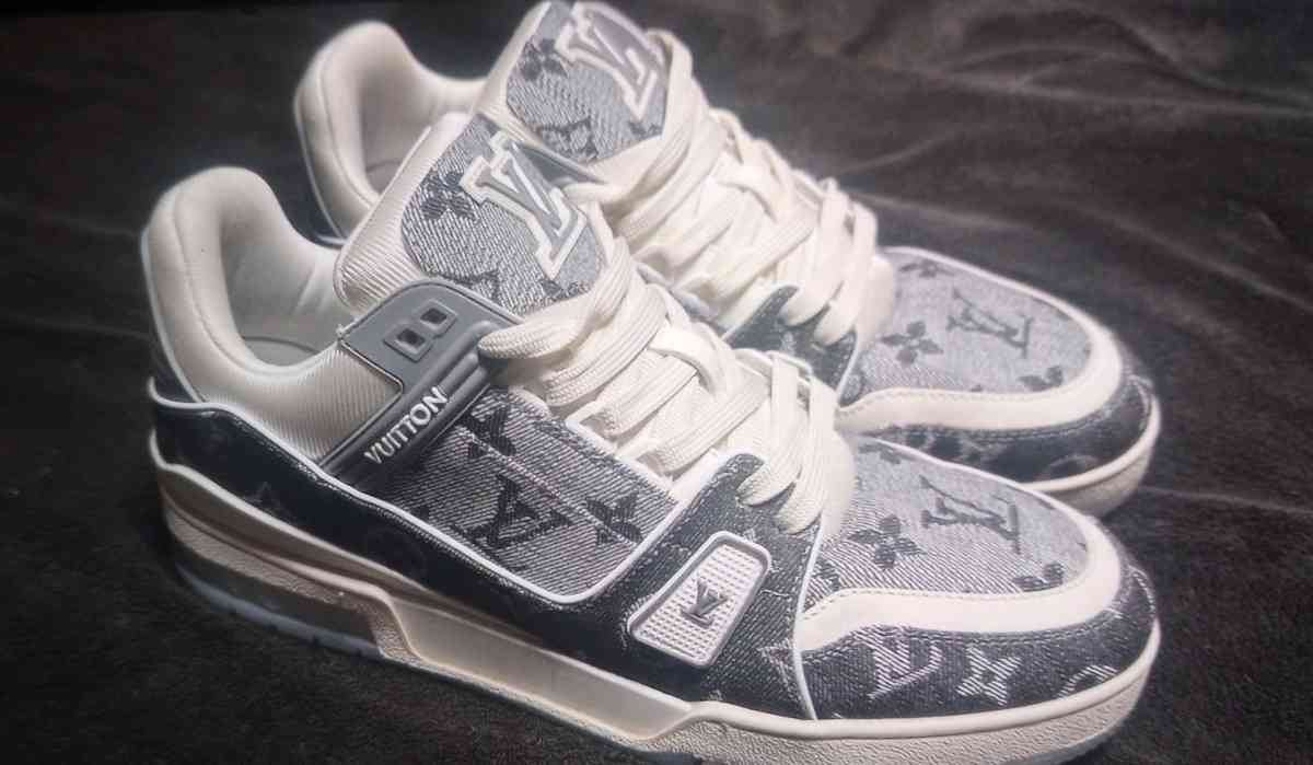 Louis Vuitton Trainers size 10 - Maricopa, Arizona - FleaMarketBay