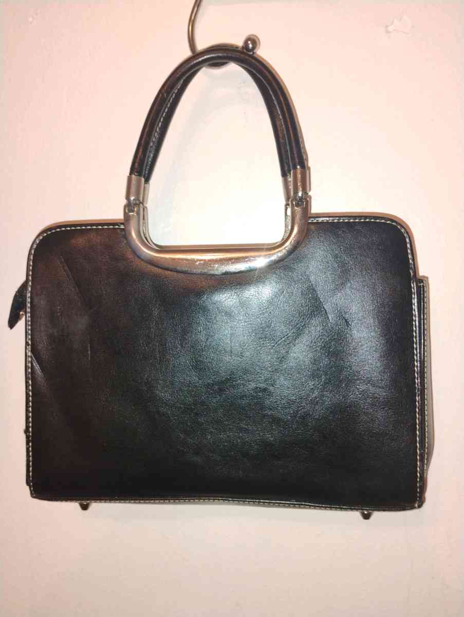Gucci black leather handbag - Chicago, Illinois - FleaMarketBay