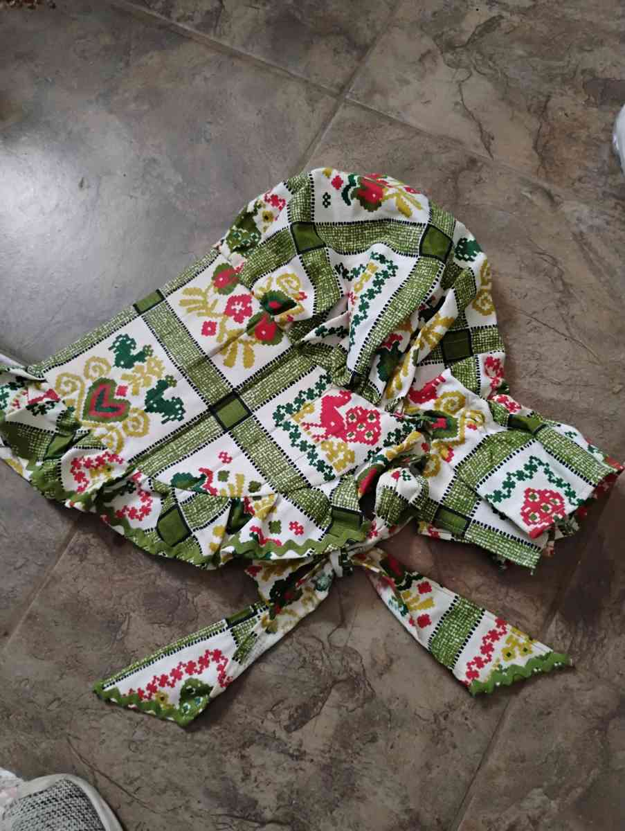 Vintage Floral green Bonnet - Bowie, Texas - FleaMarketBay