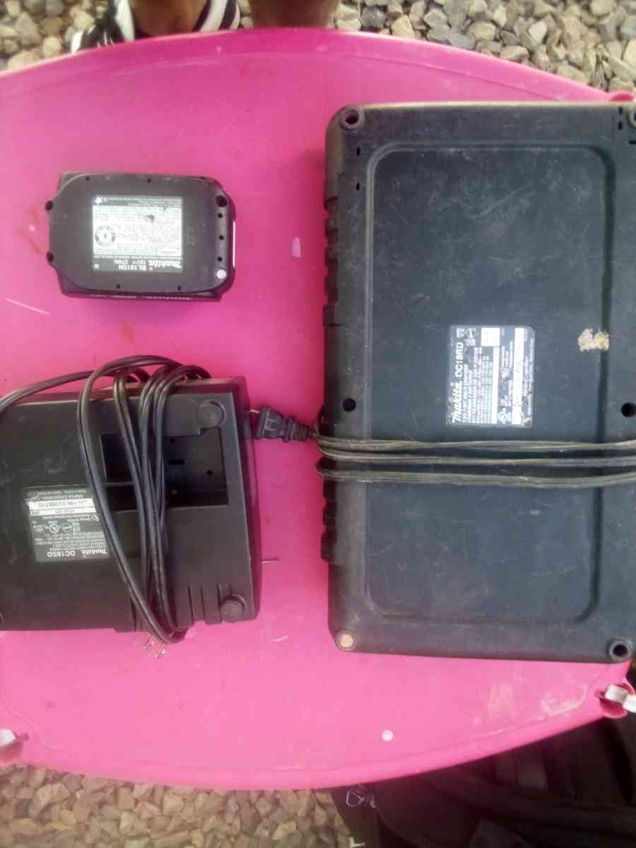Makita chargers and 1 battery - Phoenix, Arizona - FleaMarketBay