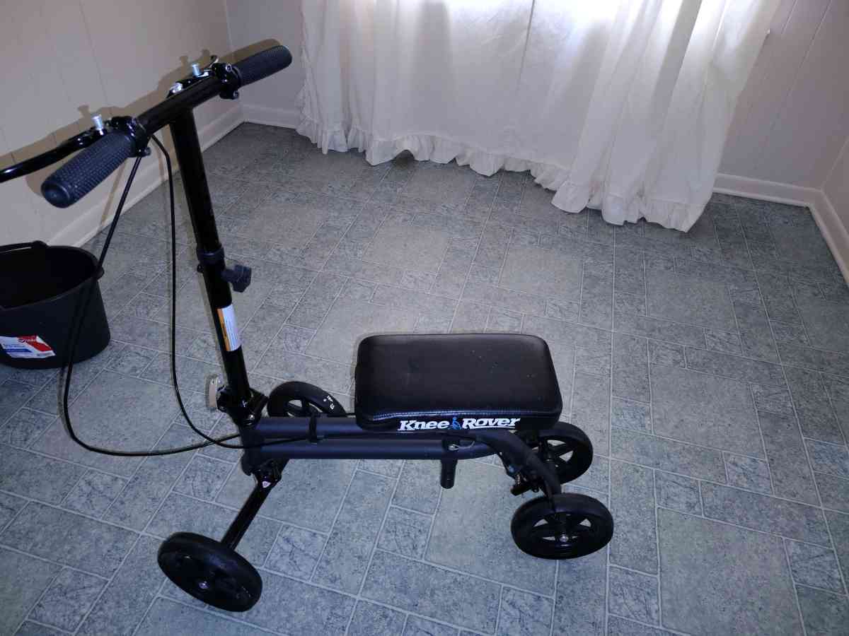 KNEE ROVER KNEE SCOOTER - Kingsport, Tennessee - FleaMarketBay
