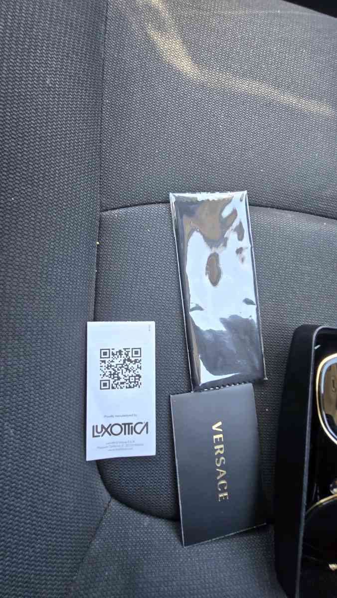 VERSACE BRAND NEW - Sarasota, Florida - FleaMarketBay