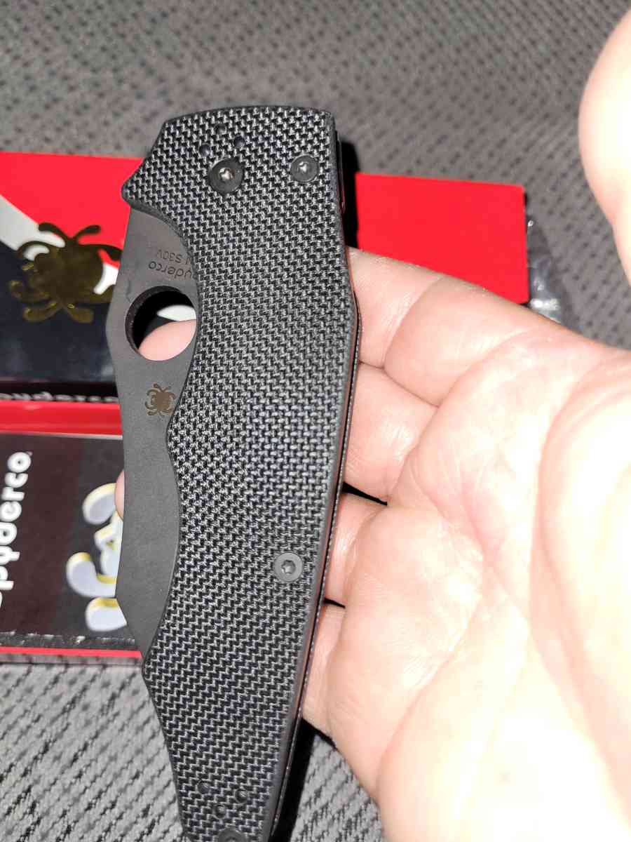 SPYDERCO POCKET KNIFE - Glendora, California