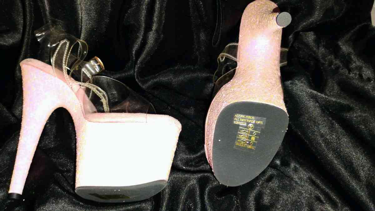 Adore shoes - Allen, Kentucky - FleaMarketBay