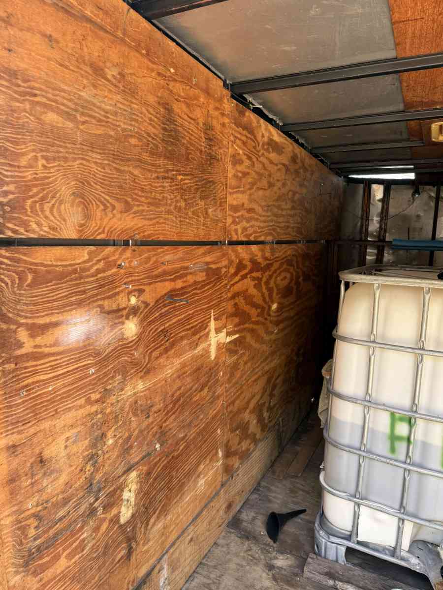 enclosed trailer - Winter Haven, Florida - FleaMarketBay