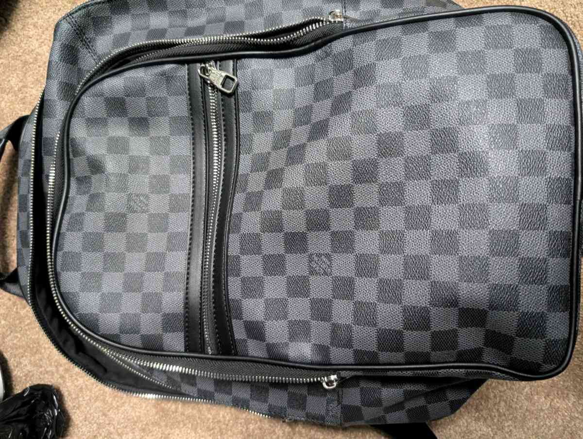LV mens backpack - Ocala, Florida