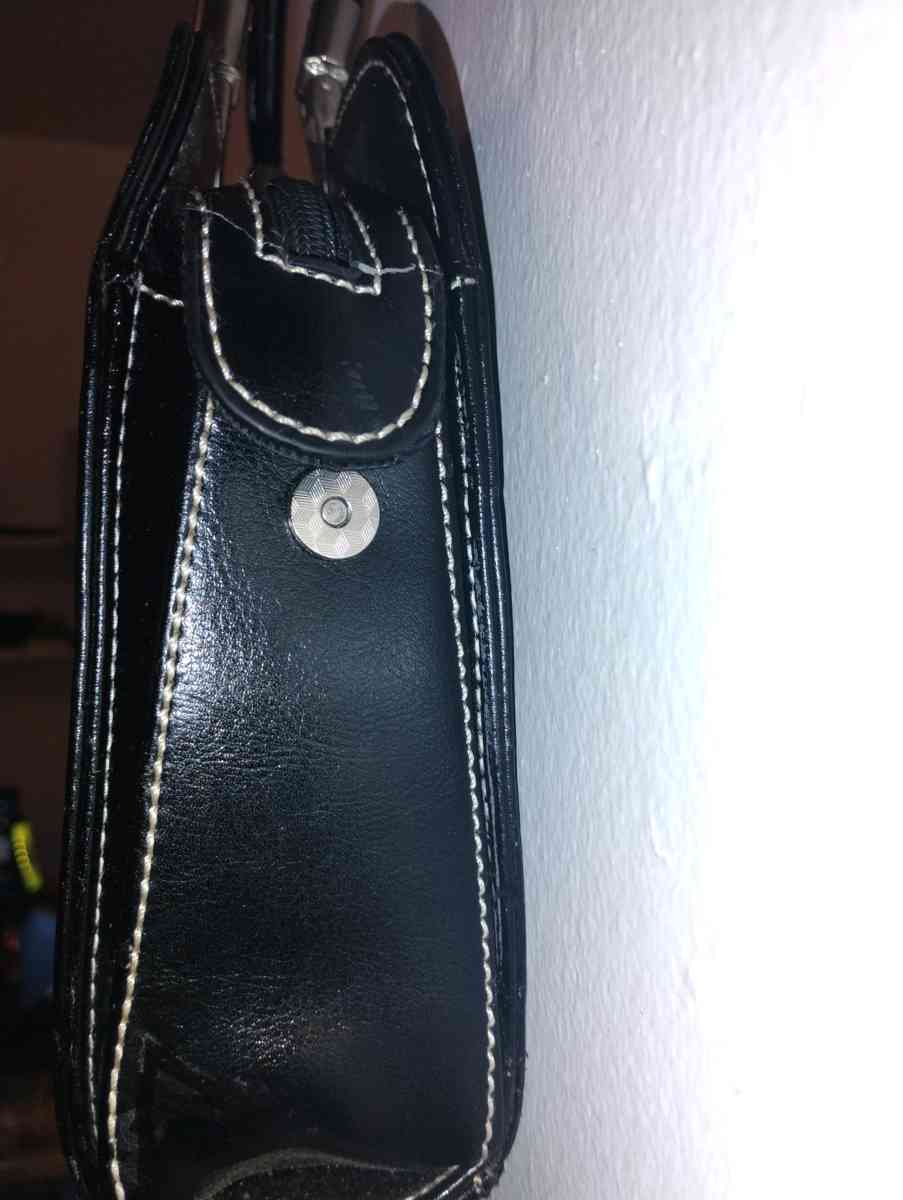 Gucci black leather handbag - Chicago, Illinois - FleaMarketBay