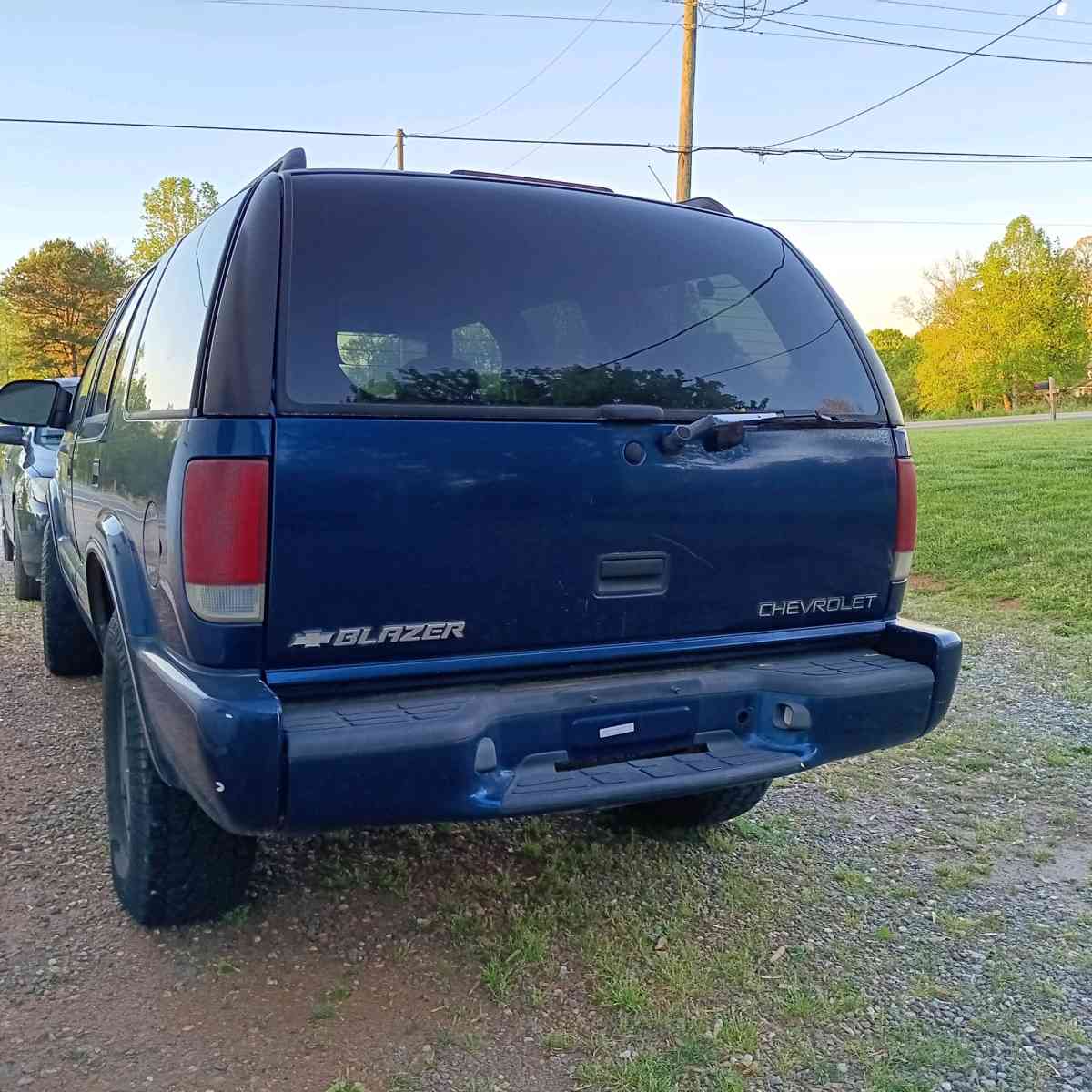 2001 chevy blazer - Morganton, North Carolina - FleaMarketBay