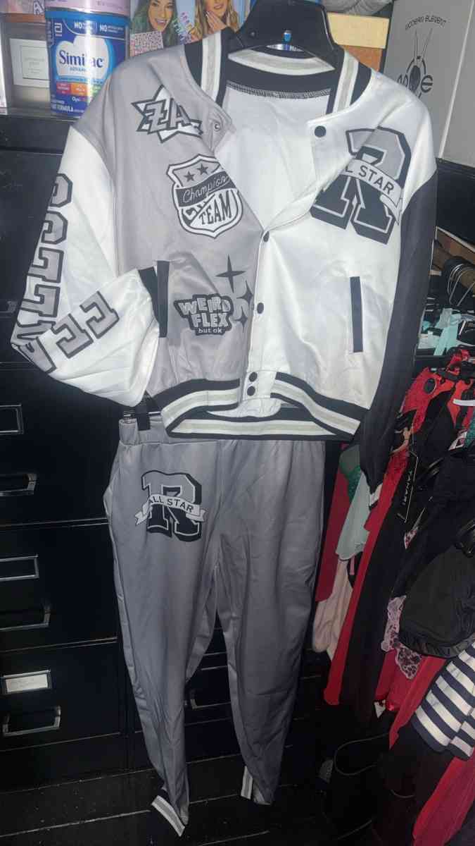 new 2 pc woman outfit - New Britain, Connecticut - FleaMarketBay