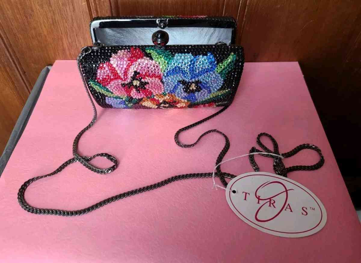 Multicolored Rhineston Flower Shape Clutch Bag Chain and Han - Akron, Ohio