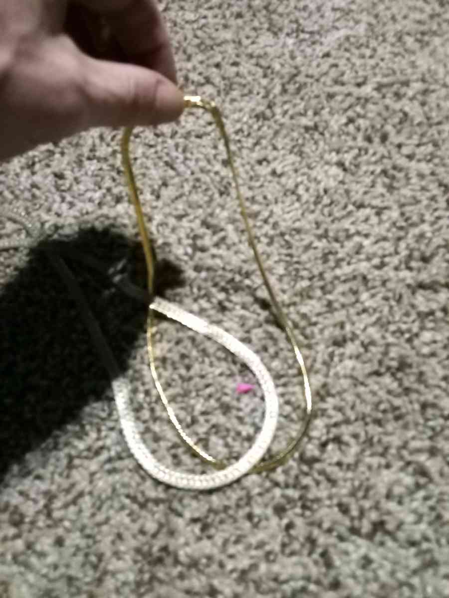 fake gold necklaces - Mc Minnville, Tennessee - FleaMarketBay