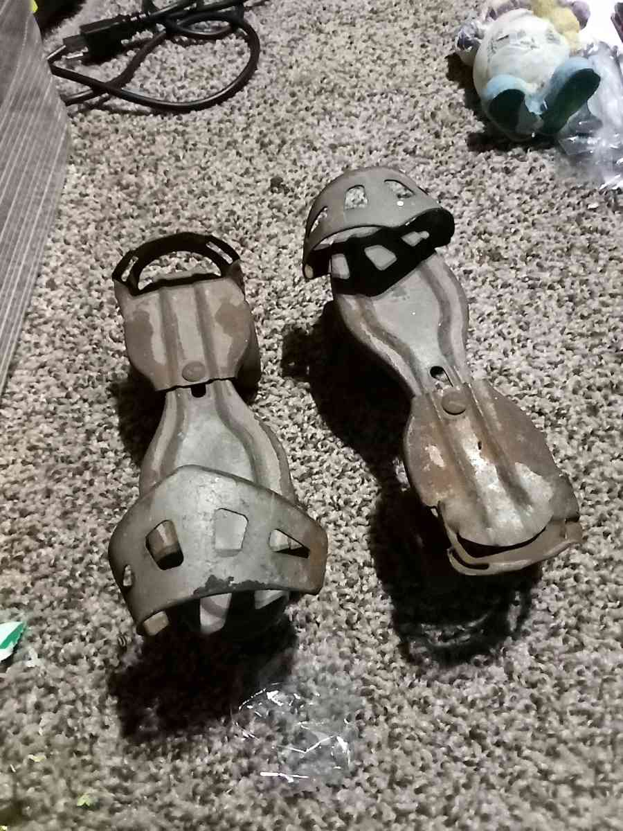 antique metal rolling skates - Mc Minnville, Tennessee - FleaMarketBay