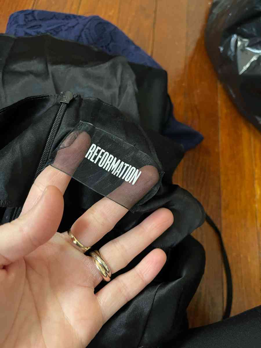 6 bags of womens dresses mixed sizes - Lyndhurst, New Jersey - FleaMarketBay