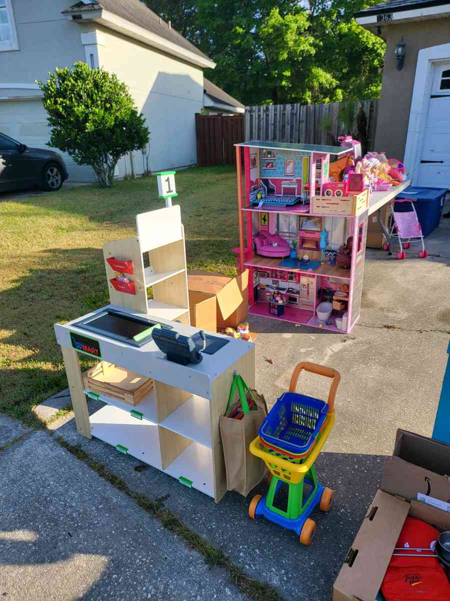 Girl Toys - Jacksonville, Florida - FleaMarketBay