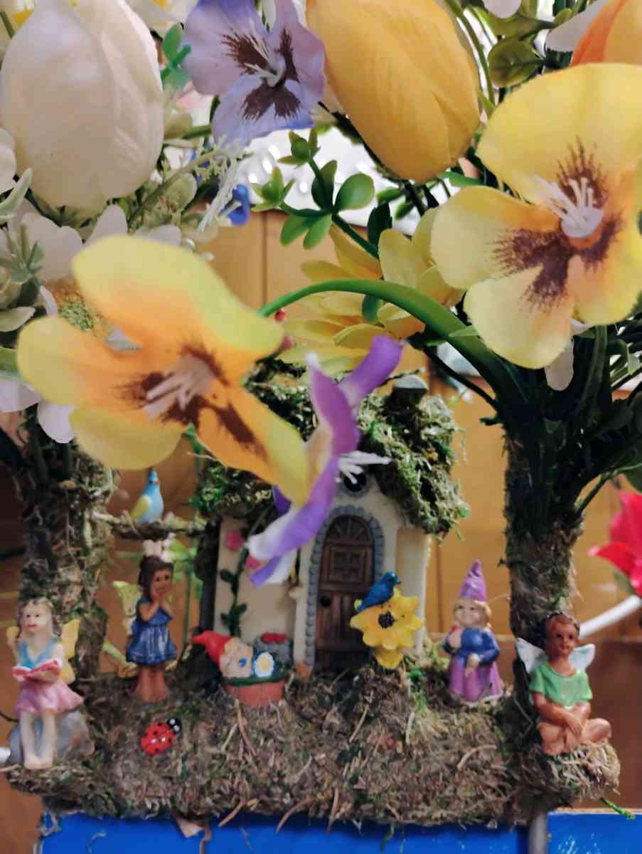 beautiful graveside flowers for loved ones - Jacksonville, Florida - FleaMarketBay