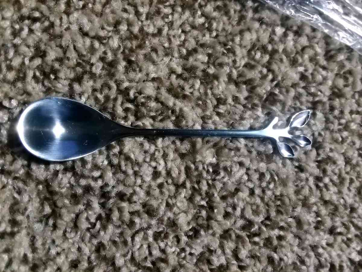 5 plant like tea spoons - Mc Minnville, Tennessee - FleaMarketBay