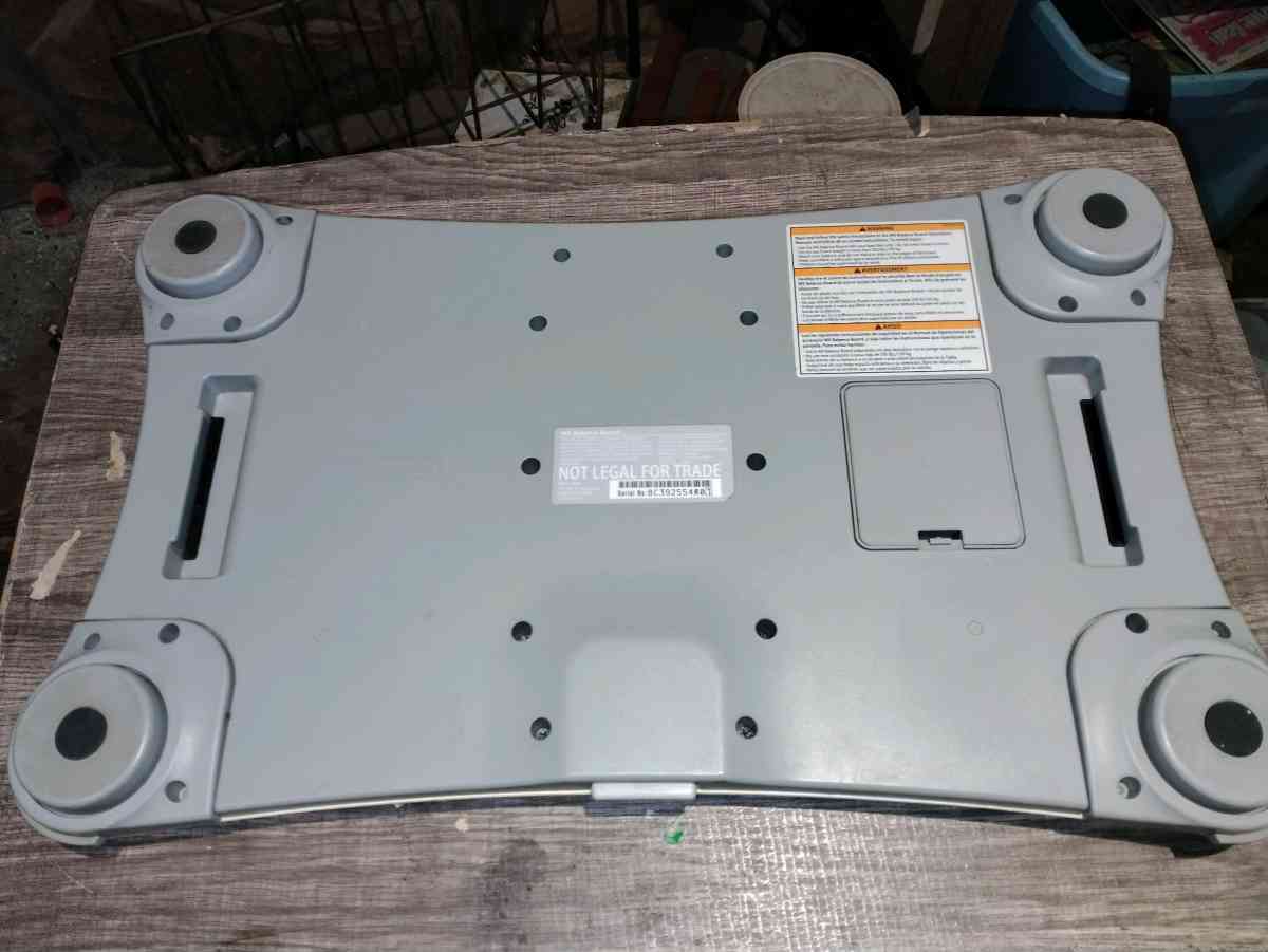wii balance board - Cleveland, Ohio - FleaMarketBay