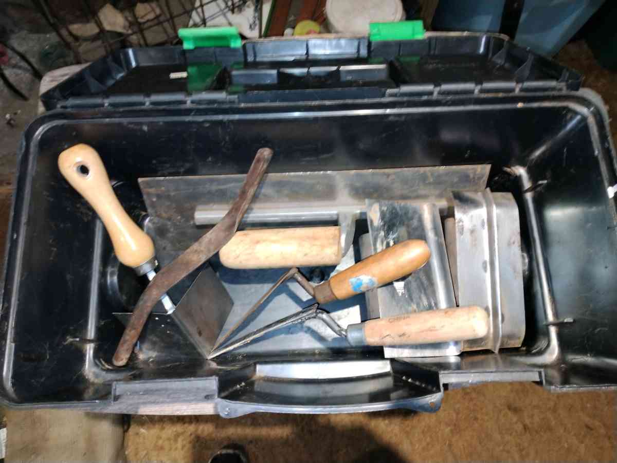 toolbox and masonry tools - Cleveland, Ohio - FleaMarketBay