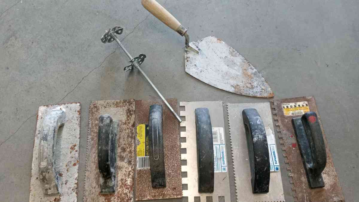 the sheel vinyl notched trowel plastic metal - Atherton, California - FleaMarketBay