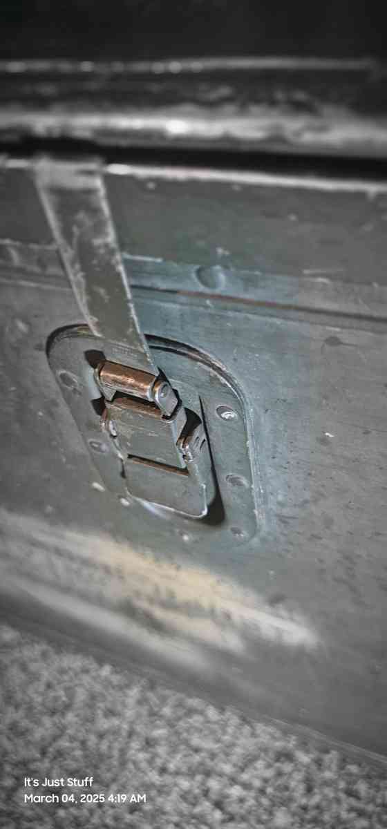 Vintage Military Storage - Mcloud, Oklahoma - FleaMarketBay