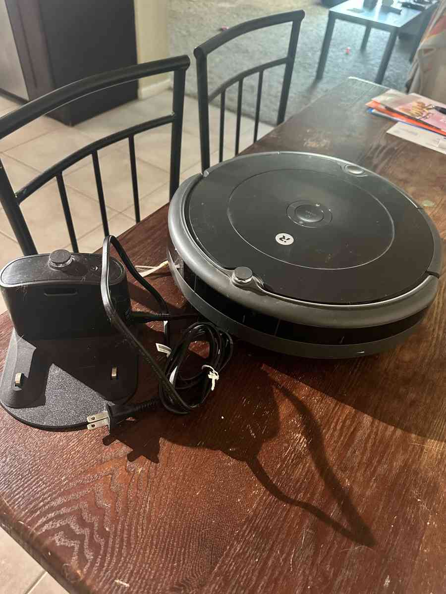 iRobot Roomba 694 WiFi Robot Vacuum - Tampa, Florida