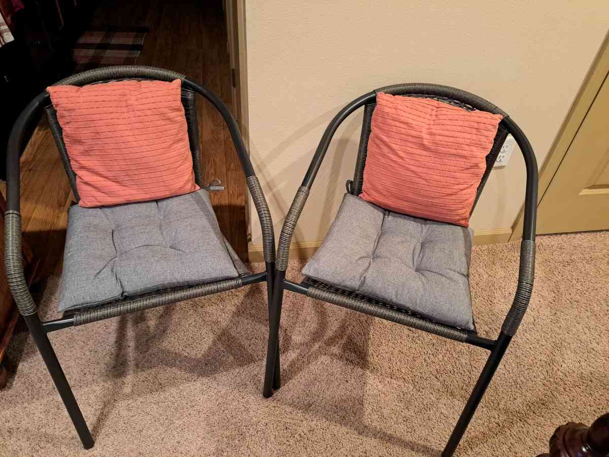 beautiful furniture and wall art - Addy, Washington - FleaMarketBay