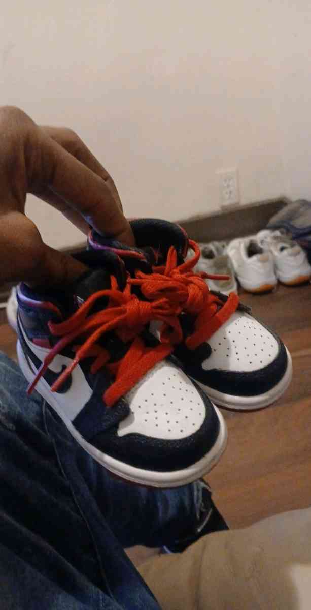 Jordans - Milwaukee, Wisconsin - FleaMarketBay