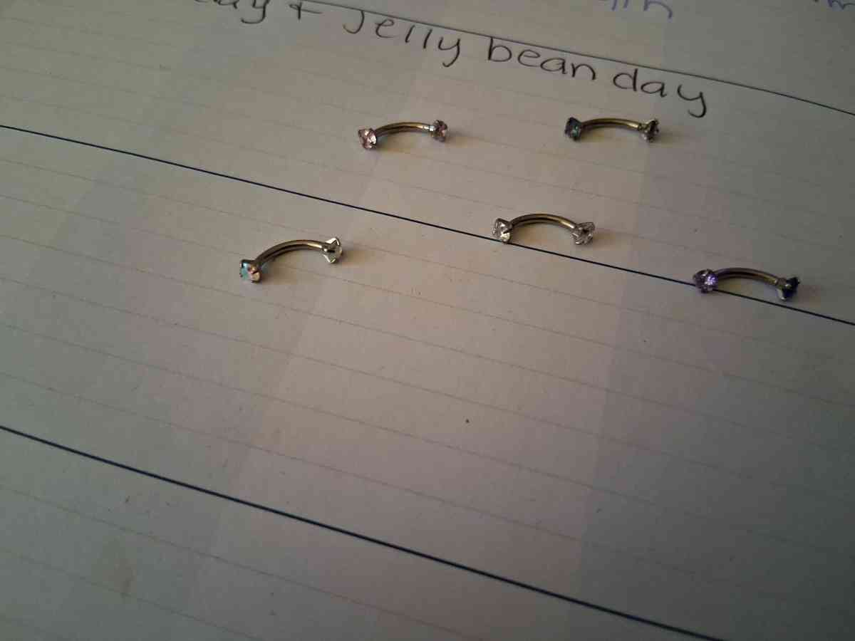 curved barbell surface peircing or ear - Glendale, Arizona - FleaMarketBay