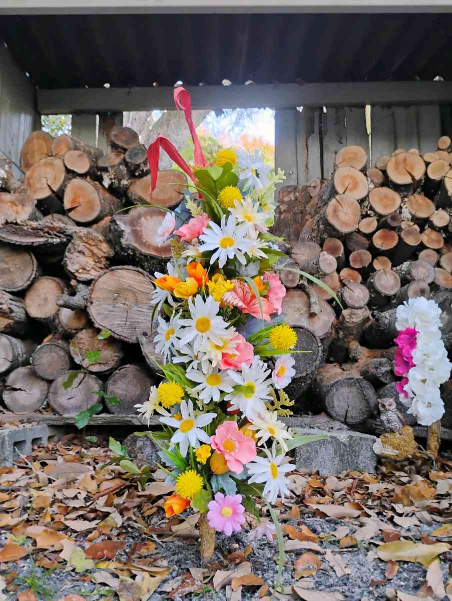 each made with love graveside flowers 30 each - Jacksonville, Florida - FleaMarketBay