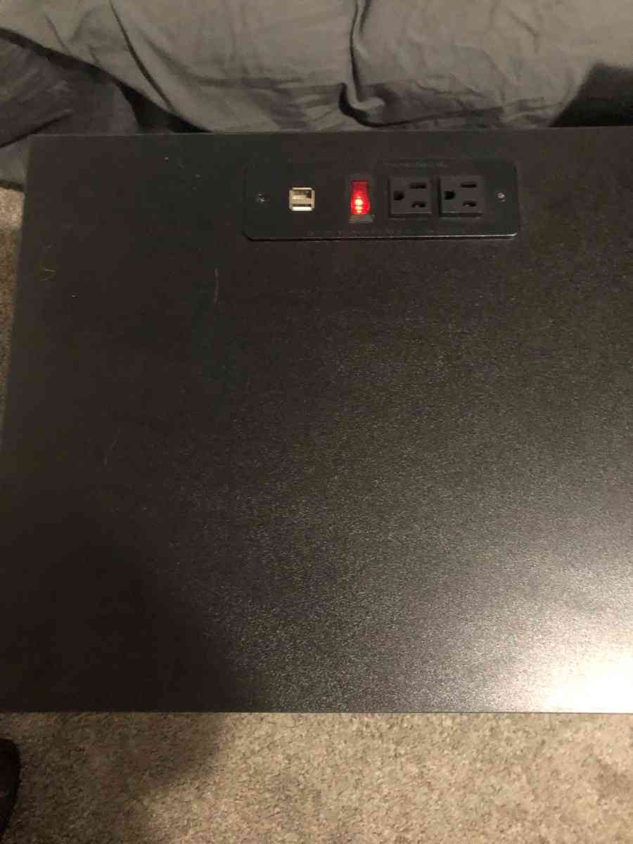 end tables with electric outlets usb plugs - Austin, Texas - FleaMarketBay