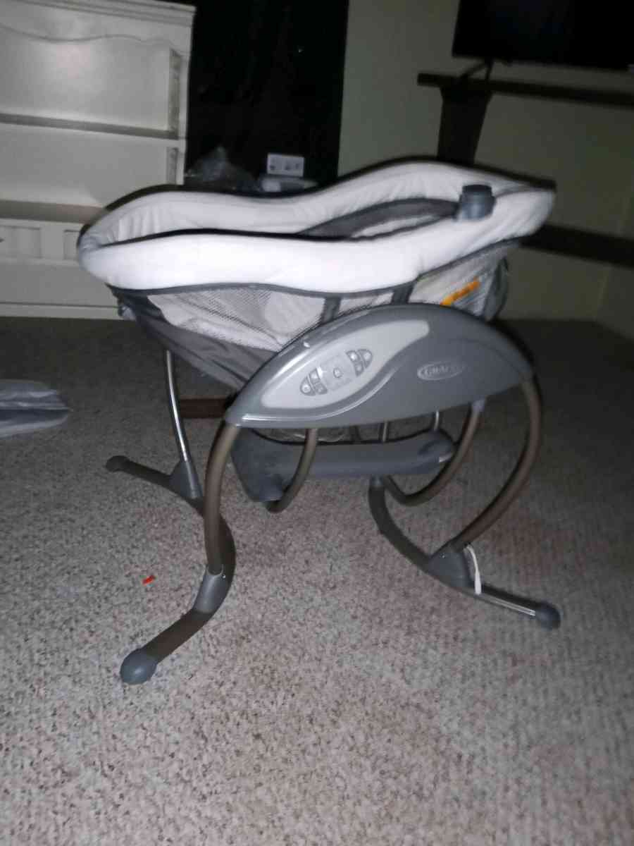 Graco Gliding Swing - Dayton, Texas