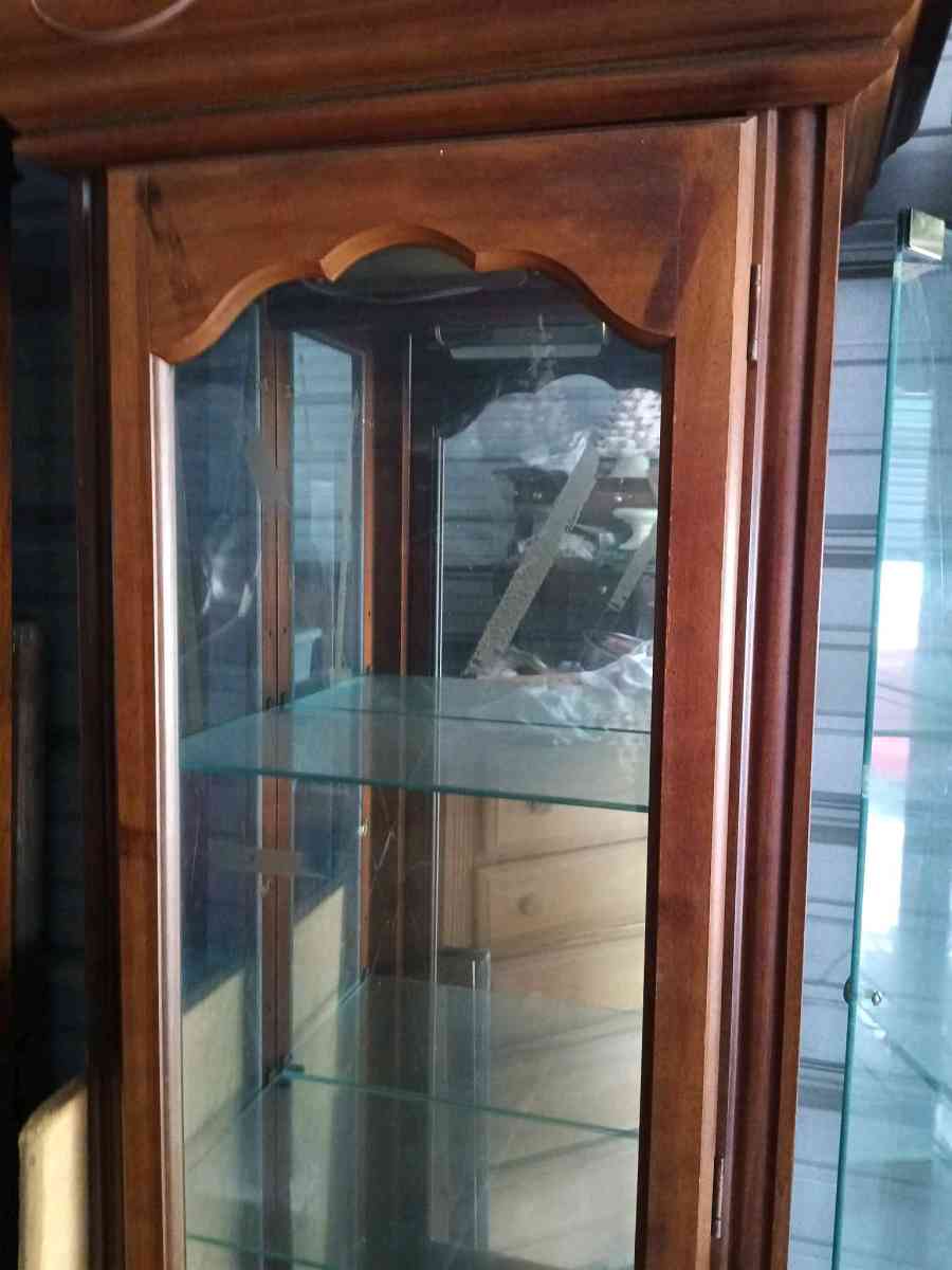 Curio Cabinets - Dayton, Texas - FleaMarketBay