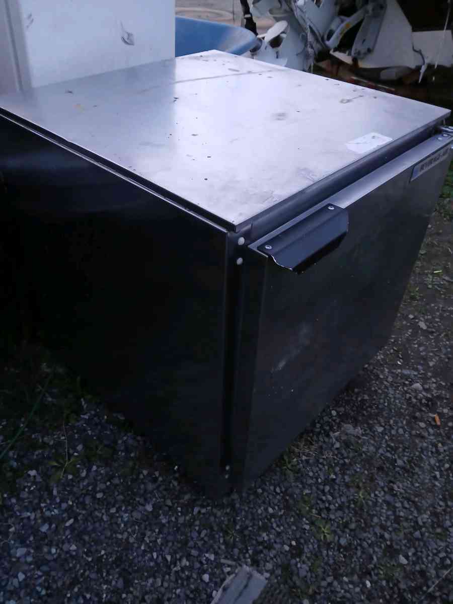 commercial undercover portable refrigerator - Everett, Washington - FleaMarketBay