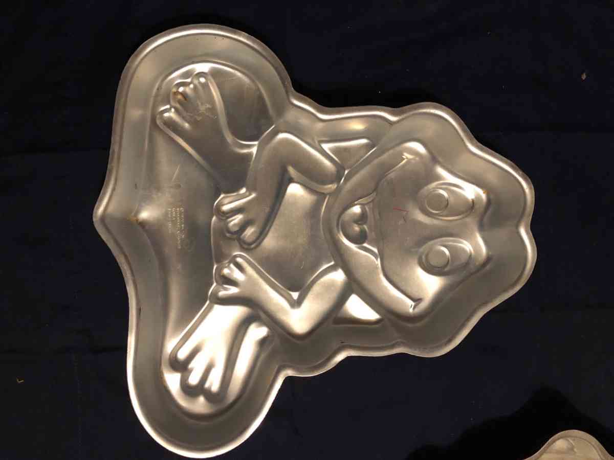 Its a vintage Wilton frog cake pan - Hartsville, Tennessee