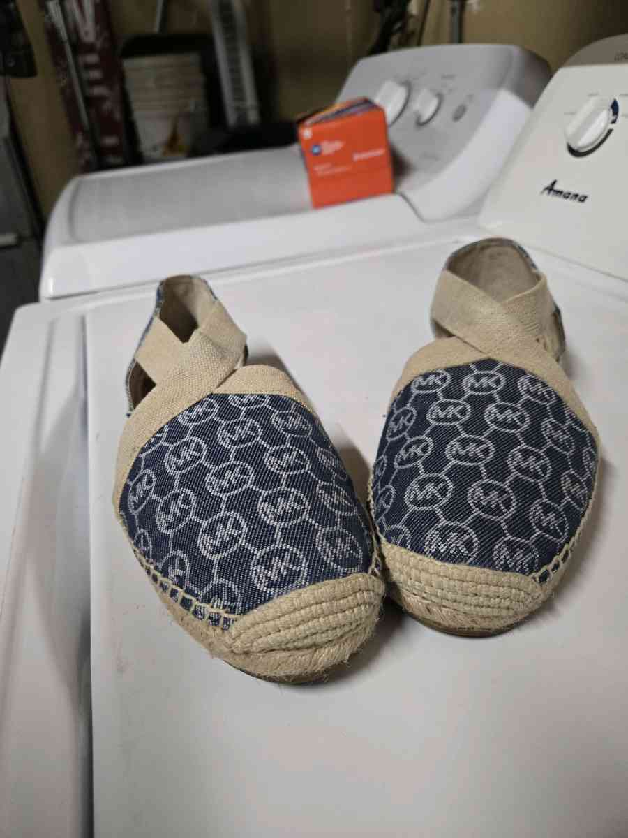 womens like new sandals size 9 no flaws perfect see all pics - Manteca, California - FleaMarketBay